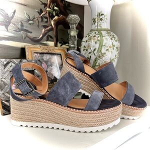 Crown Vintage Daylen Espadrille Platform Wedge in blue Suede